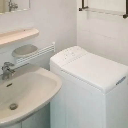 펜션 Three Bedroom Holiday In 에게르