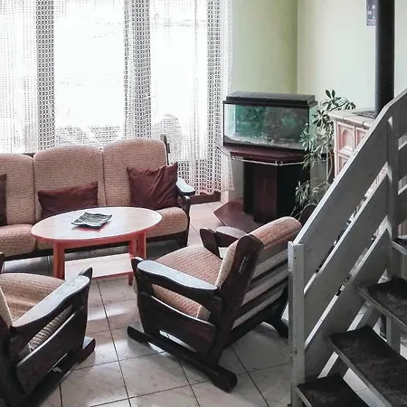 Three Bedroom Holiday In 에게르