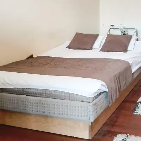 Three Bedroom Holiday In 에게르