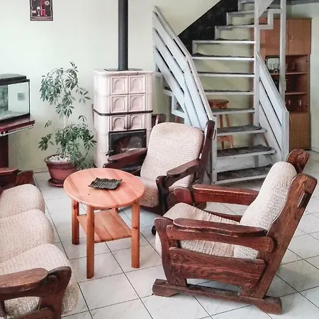 펜션 Three Bedroom Holiday In 에게르